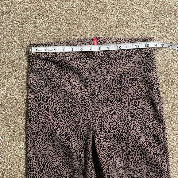 SPANX Jean-ish® Ankle Leggings, tan cheetah print size Medium - Picture 8 of 10